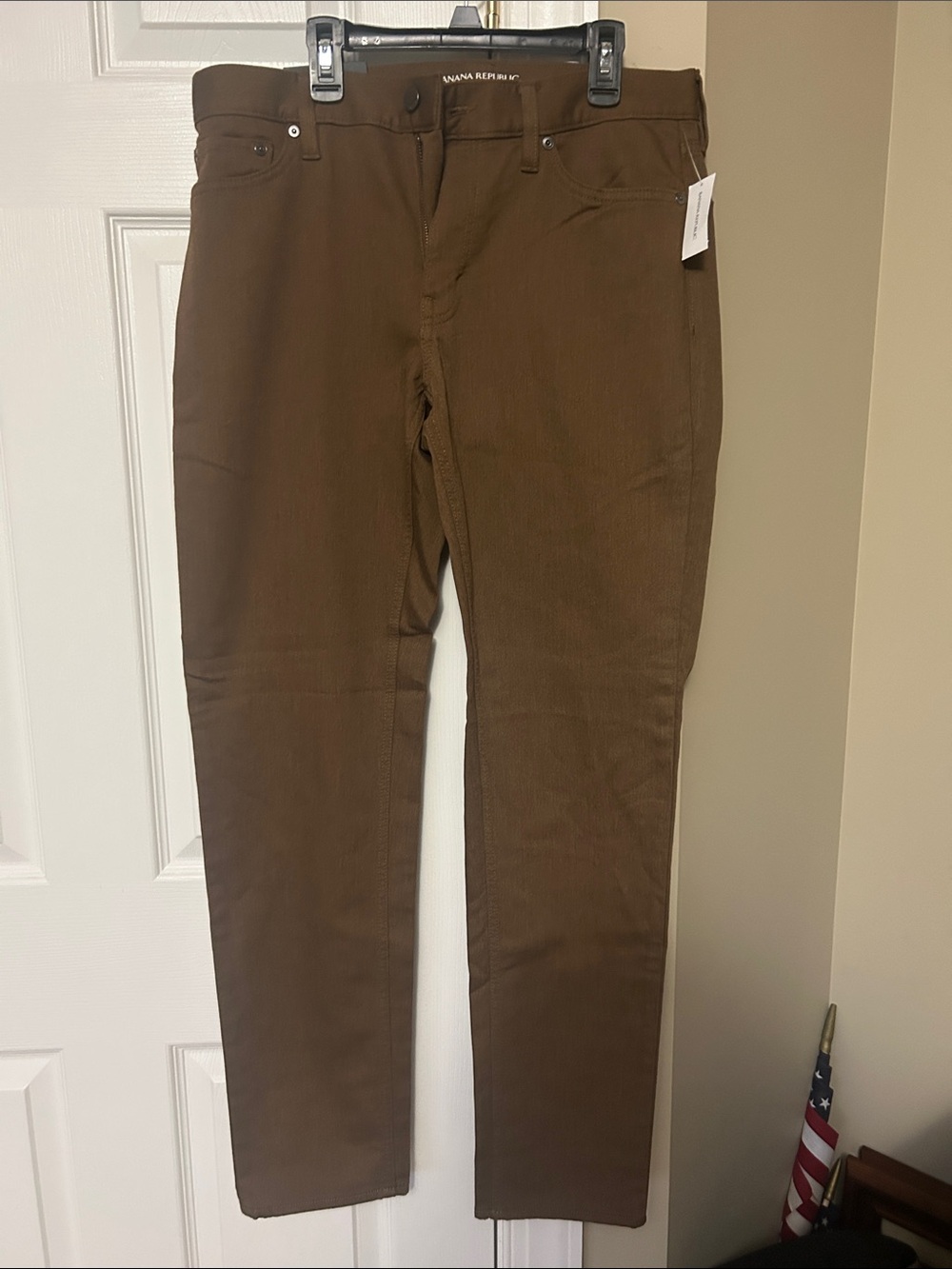 Banana Republic Men's Straight Jeans in Cognac Brown - Picture 3 of 3